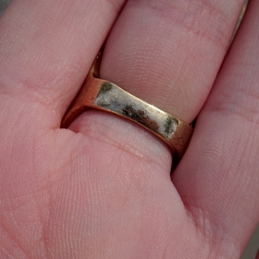 Big Gold Geometric Half Finger Ring Size 7 - Picture 7 of 7